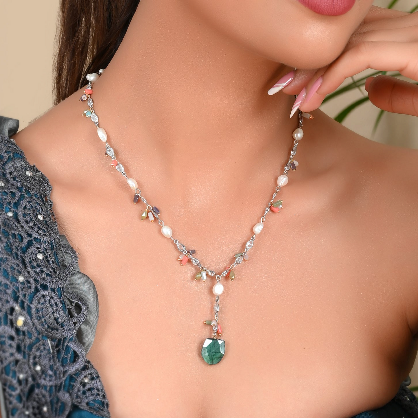 EMRALD AUSTIN NECKLACE