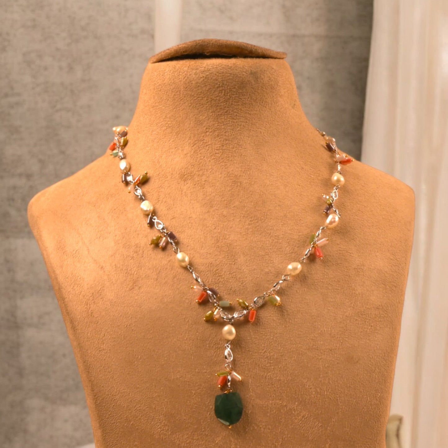 EMRALD AUSTIN NECKLACE
