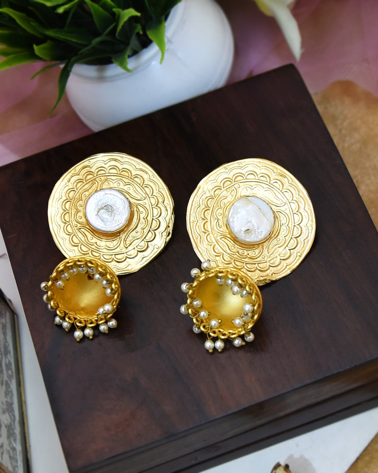 GOLDEN LAURETTA JHUMKI