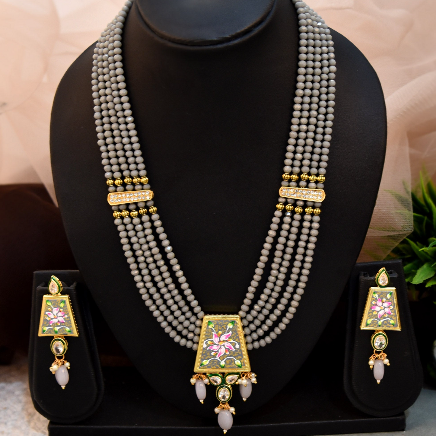 GREY LOUELLA NECKLACE SET