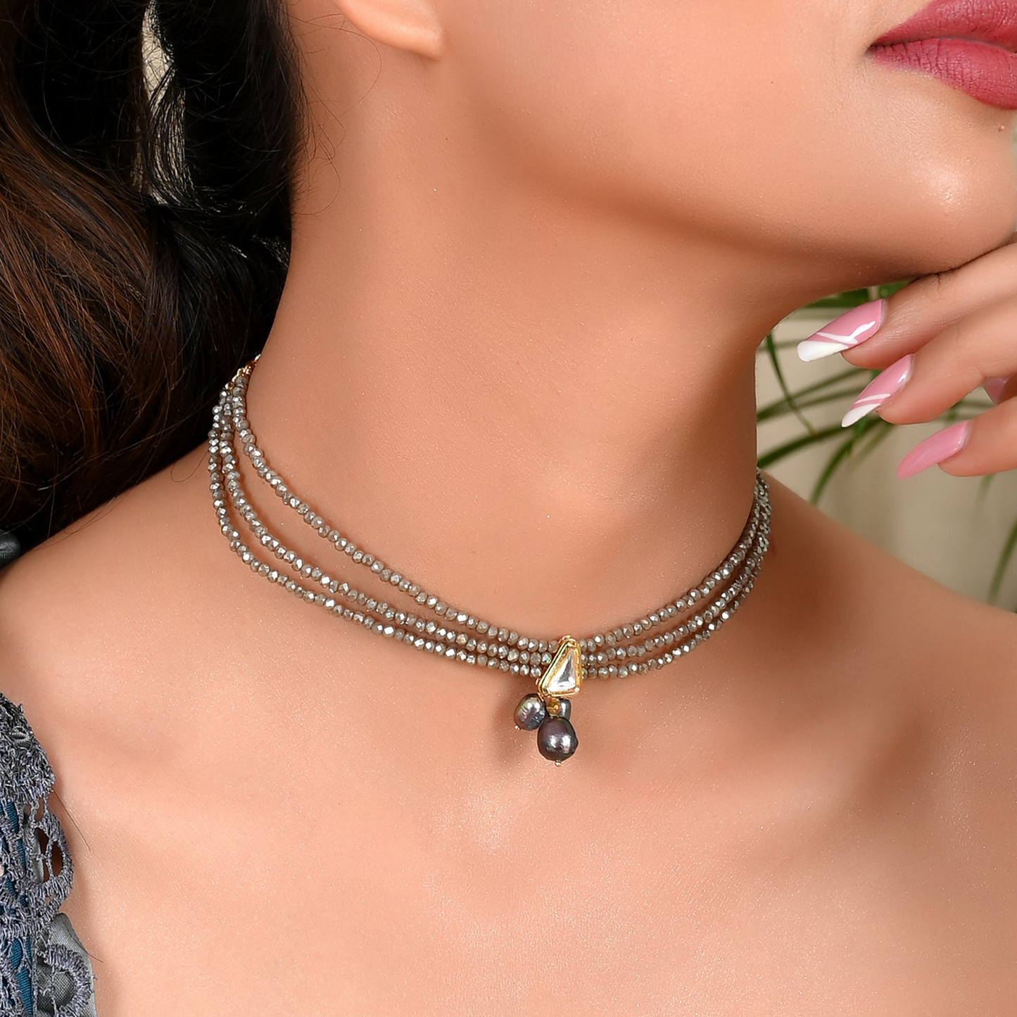 GREY VIOLA NECKLACE