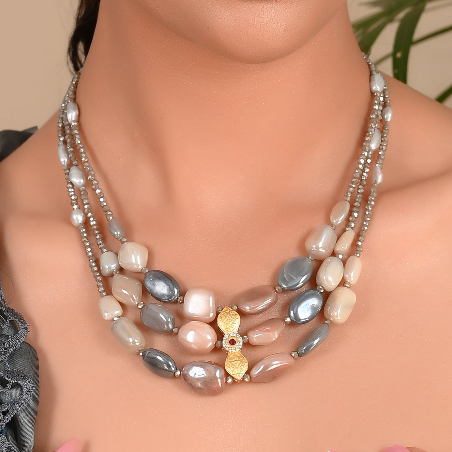 PEBBLES KIWI NECKLACE