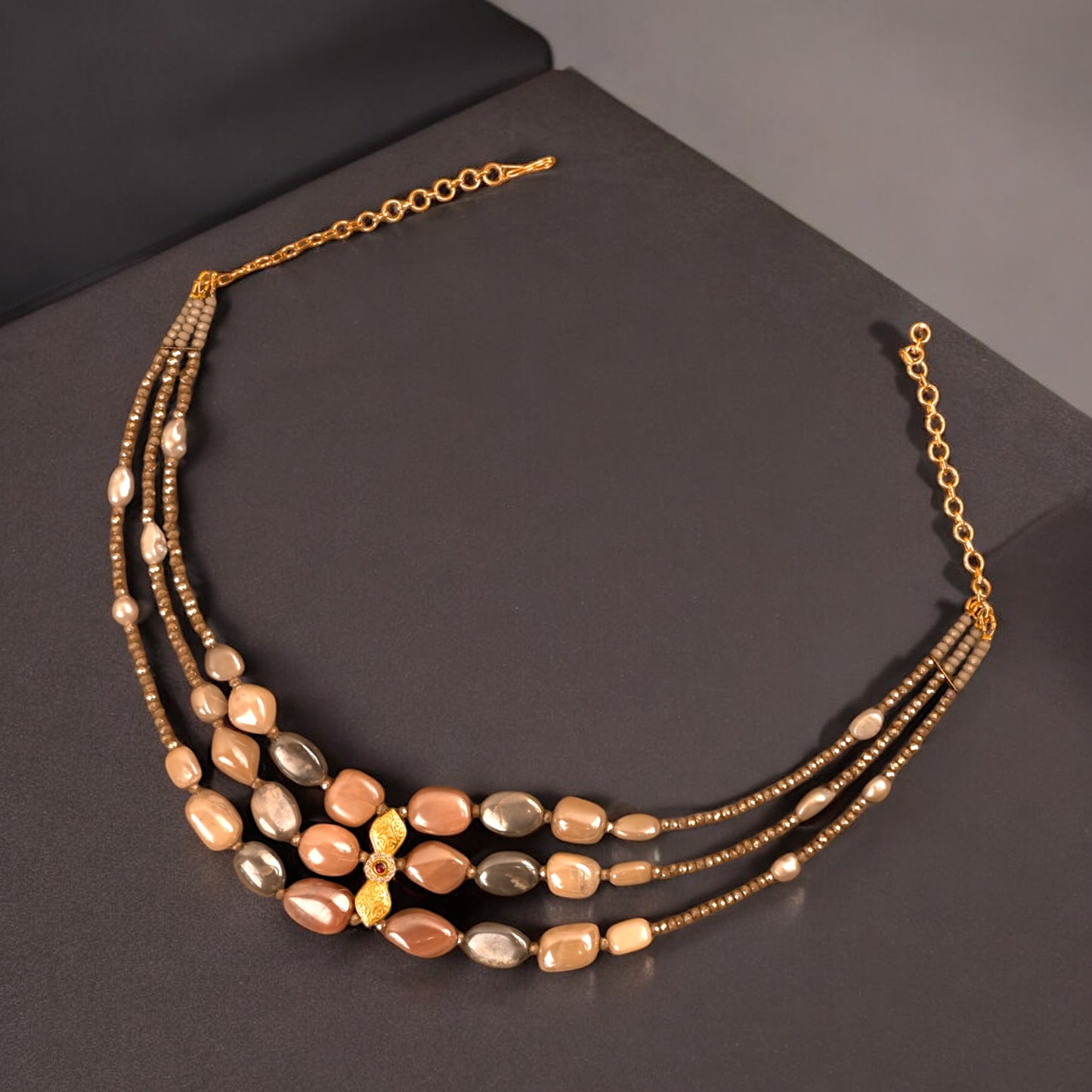 PEBBLES KIWI NECKLACE