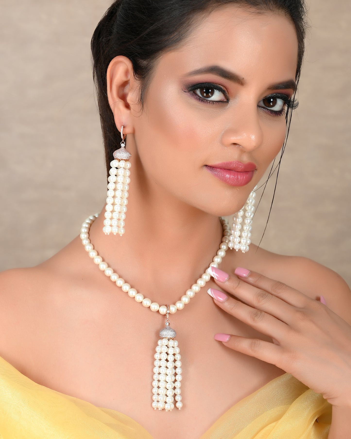 ROSEGOLD PEARL VARCAS NECKLACE