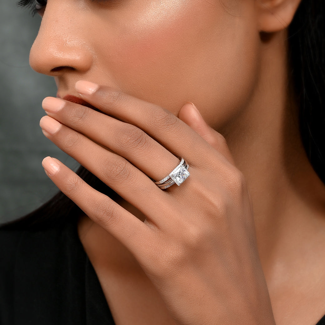 SILVER DIAMOND INTERLOCKED RING
