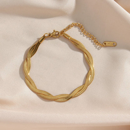 CRISSCROSS GOLDIE STATEMENT BRACELET