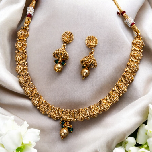 GOLDEN JAHNAVI NECKLACE SET
