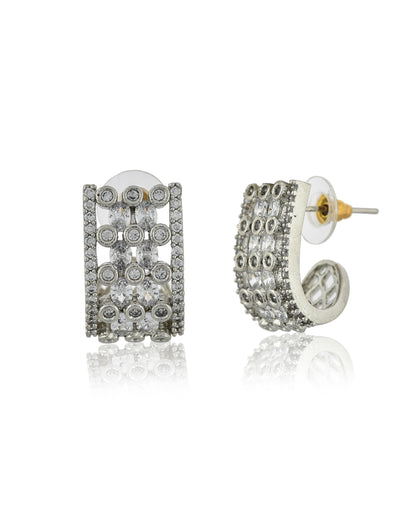 AD DOTS J EARRING