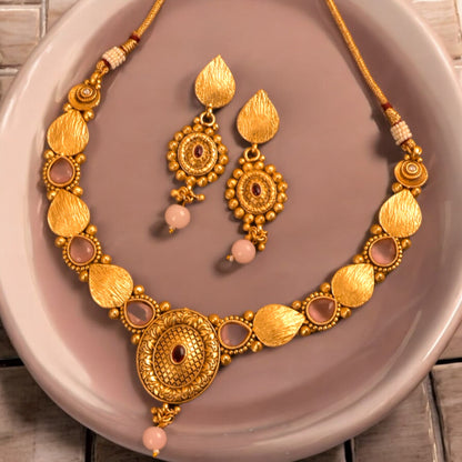 BLUSH JANET NECKLACE SET