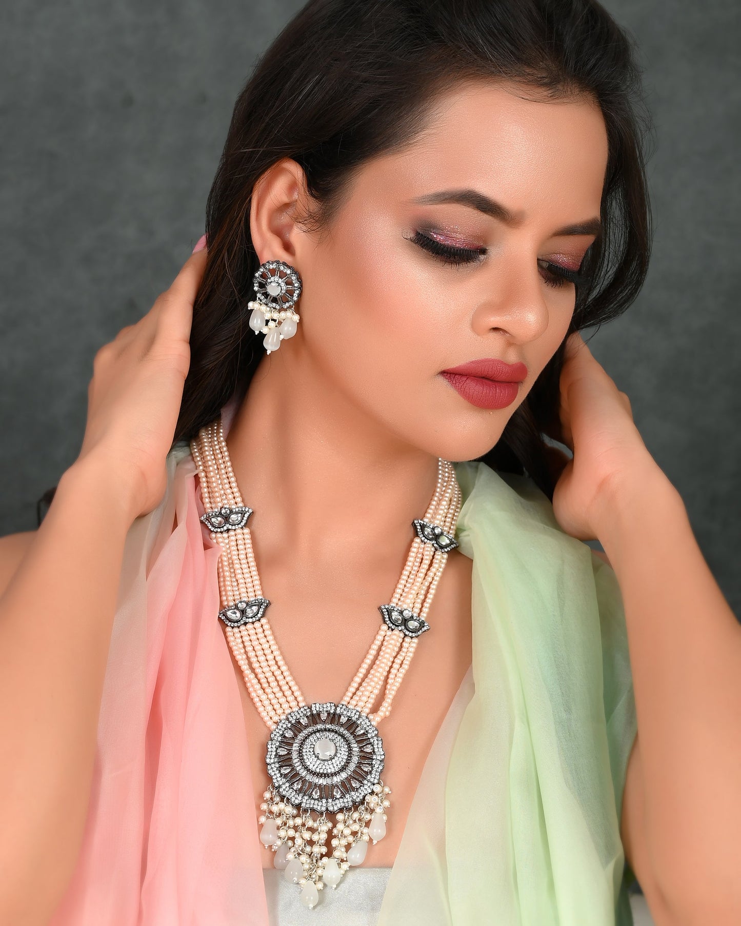 CREAM ARINA NECKLACE SET