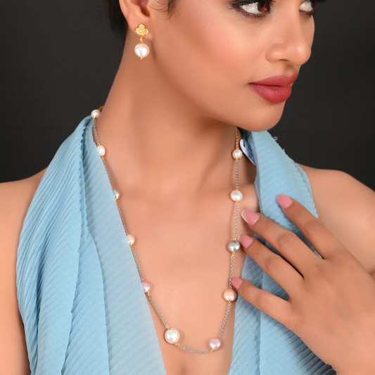CREAM CAROM STATEMENT NECKLACE