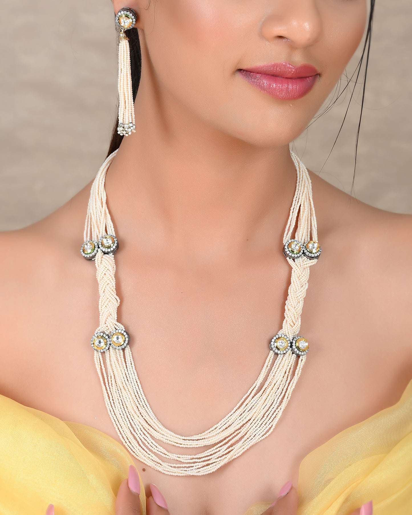 CREAM KUNDAN VASATI NECKLACE SET