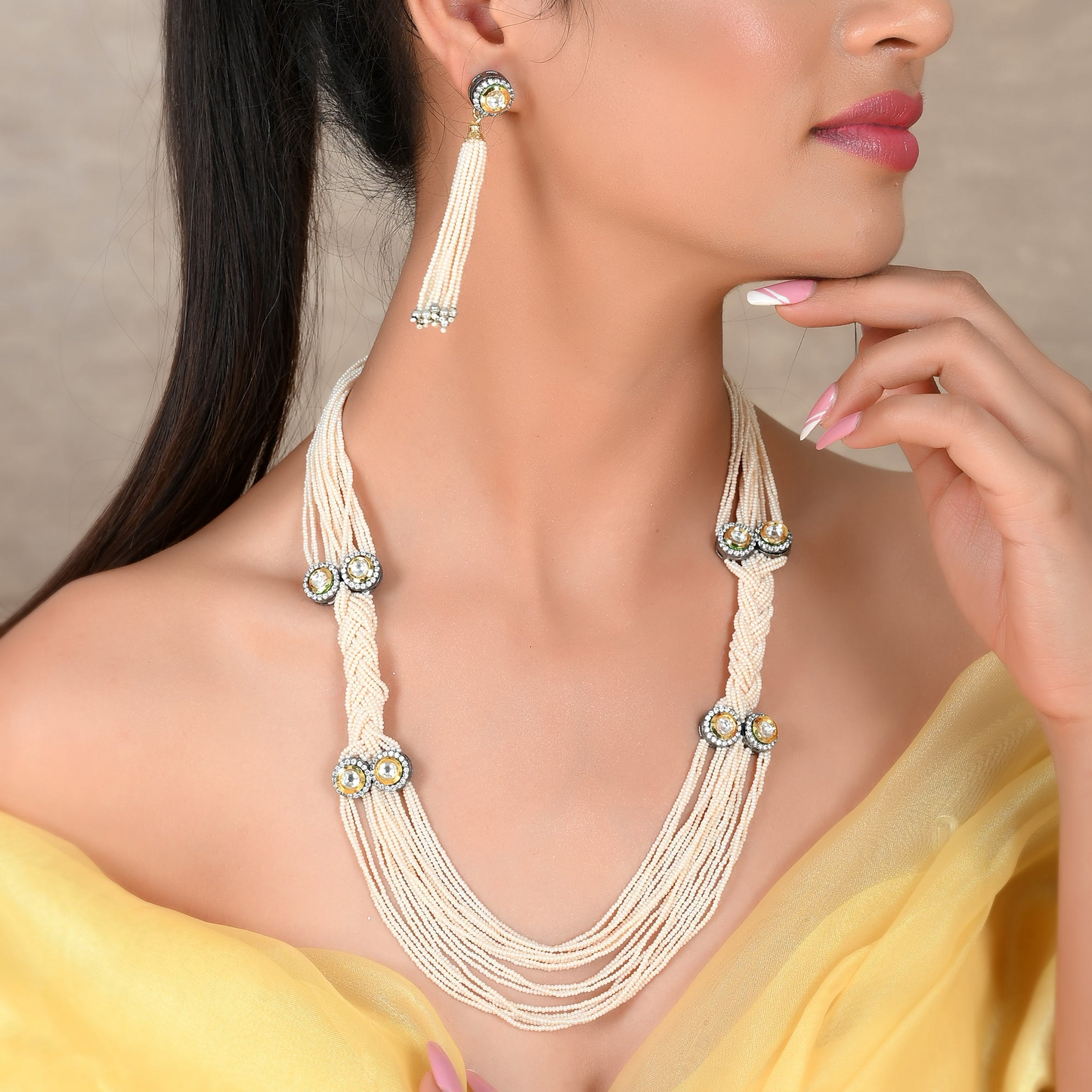CREAM KUNDAN VASATI NECKLACE SET