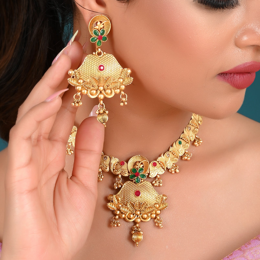 GOLDEN JEANIE NECKLACE SET