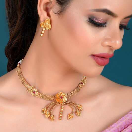 GOLDEN JENNIFER NECKLACE SET