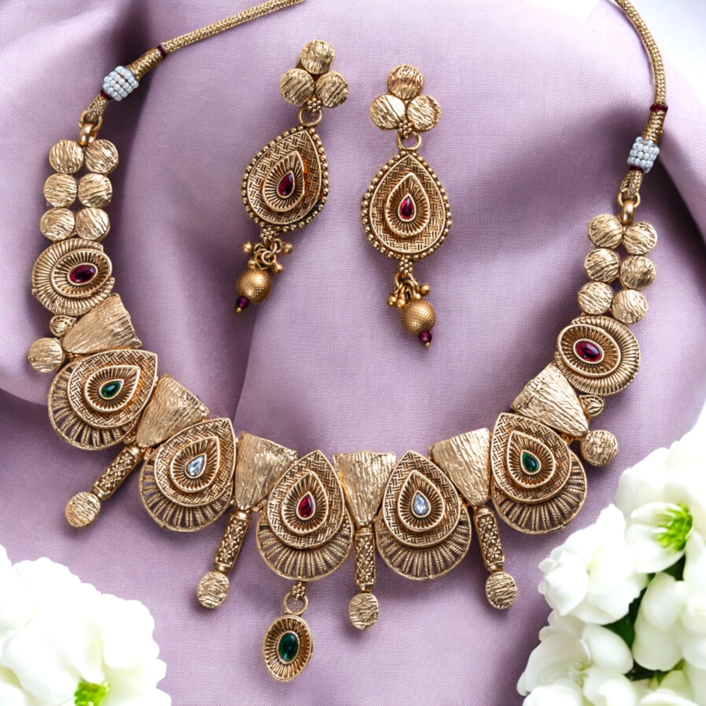 GOLDEN JANELLE NECKLACE SET