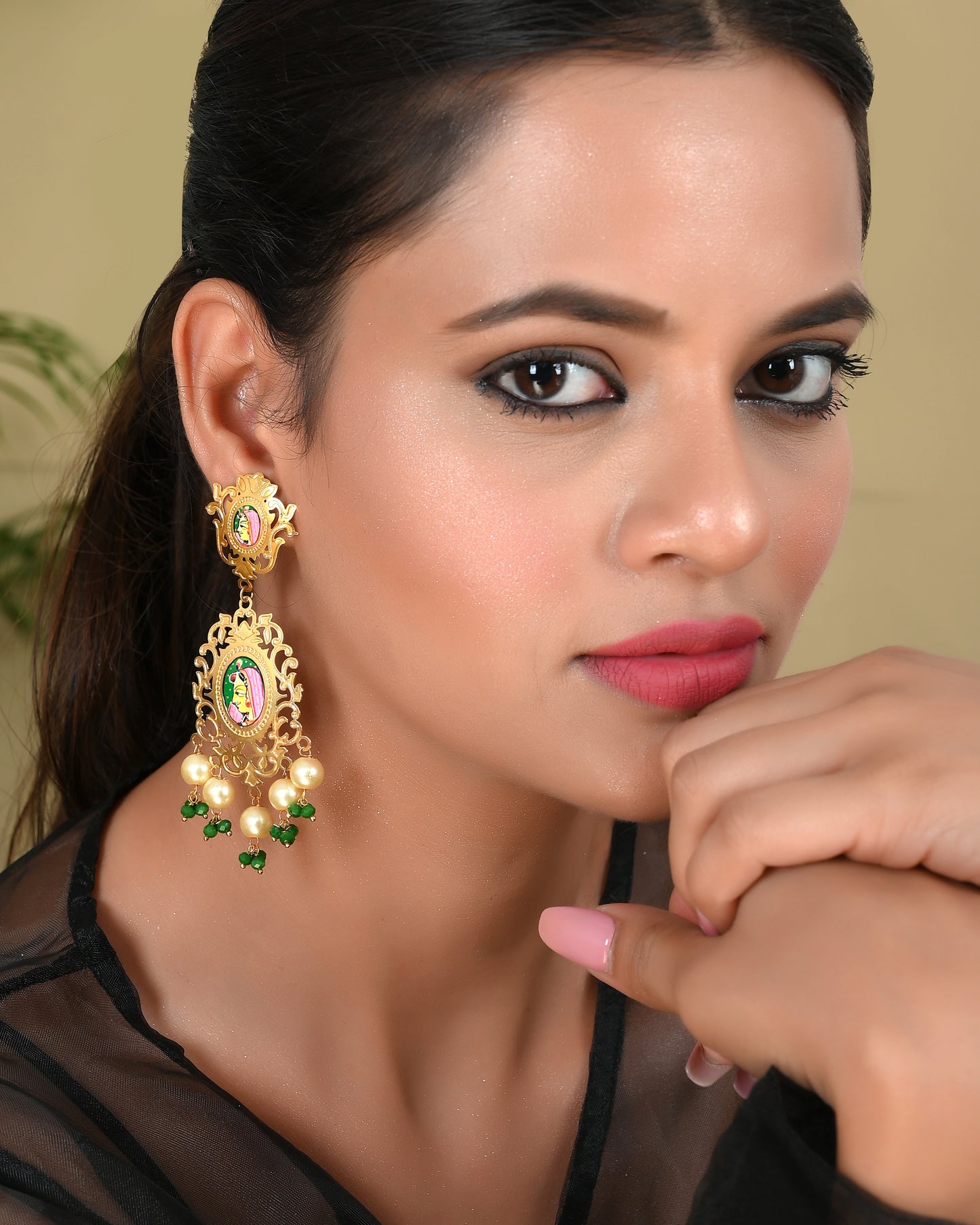 GREEN MARILYN EARRING