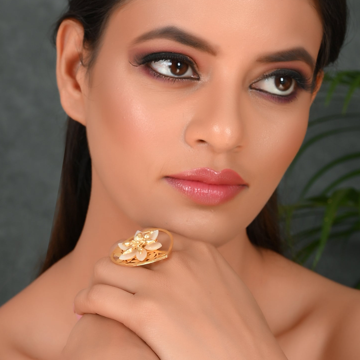 GOLDEN ALMOND RING