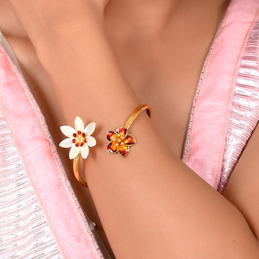 GOLDEN FLORAL BRACELET
