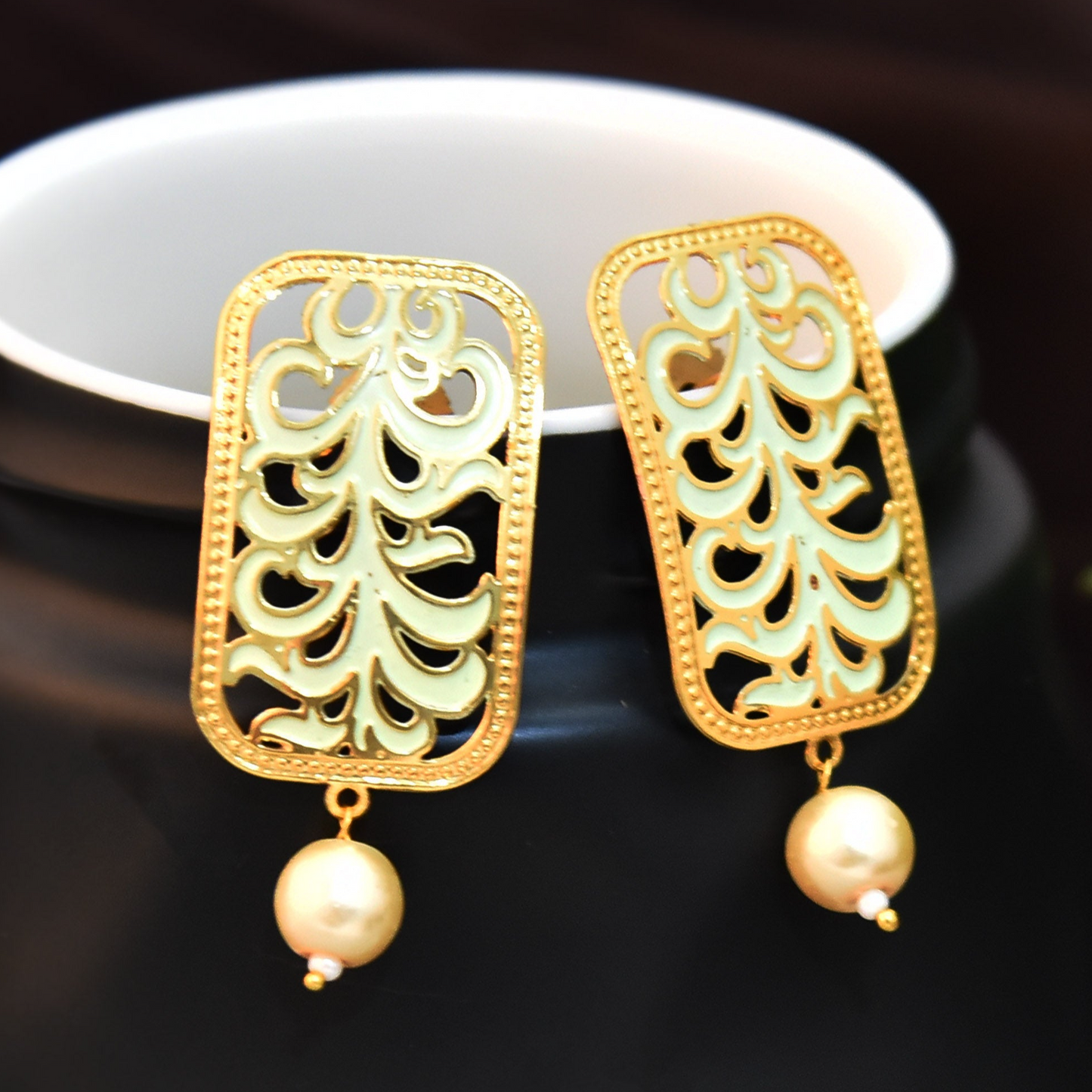 LIME MAHAKARNI EARRING