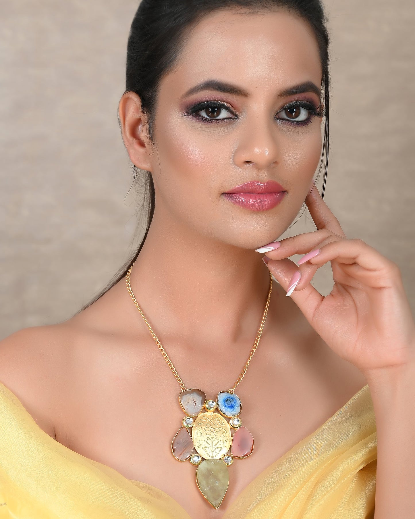 MULTI-1 SUHANI NECKPIECE