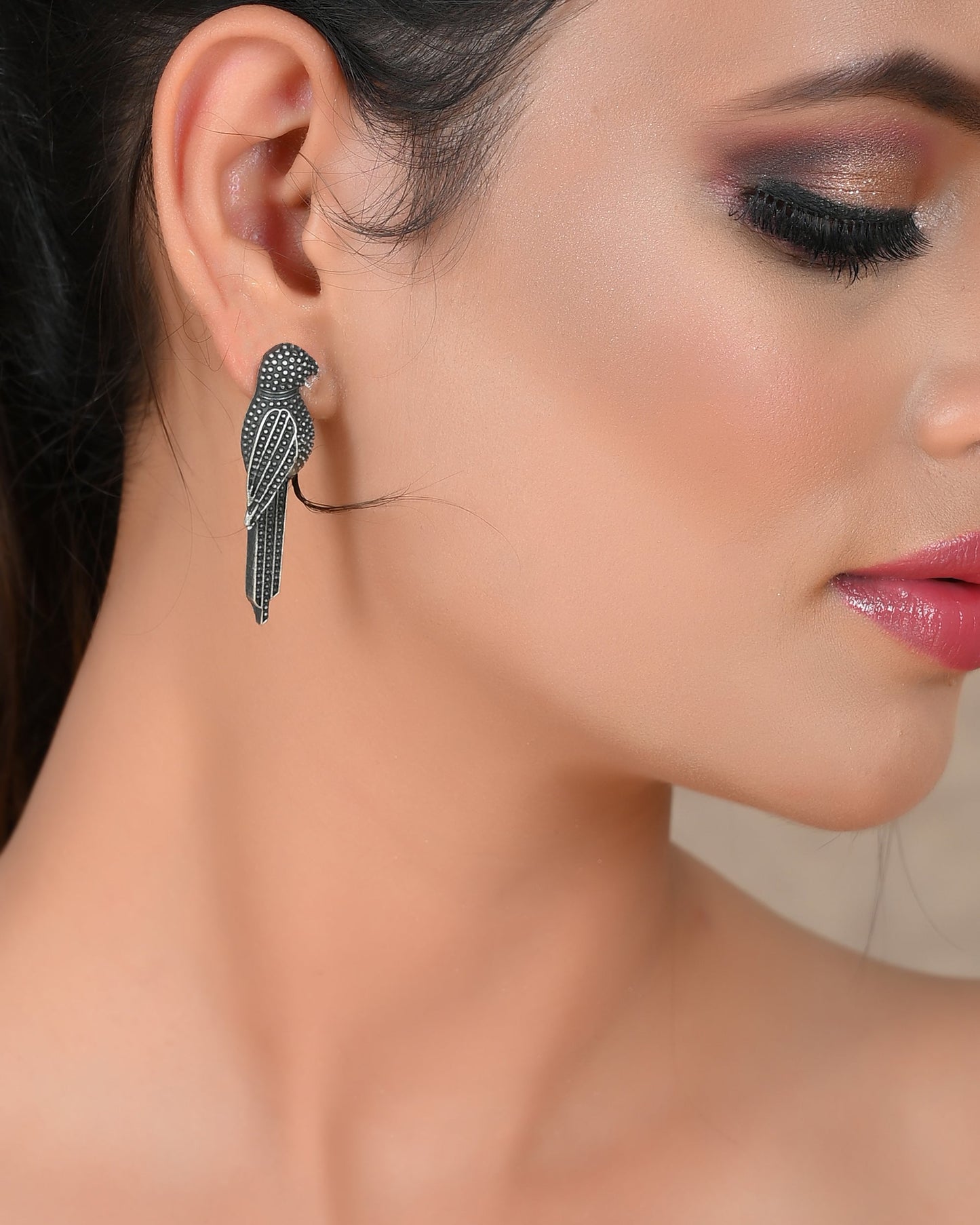 OXIDIZED LUCIA STUD