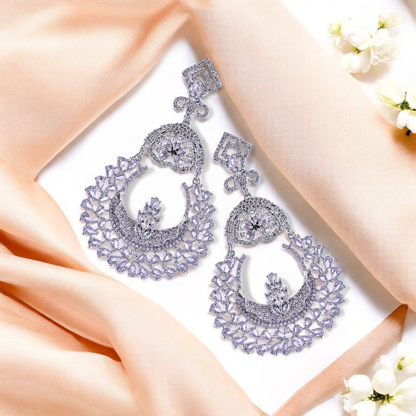 PRISITINE PETAL EARRING