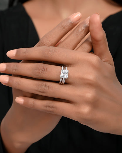 SILVER DIAMOND INTERLOCKED RING