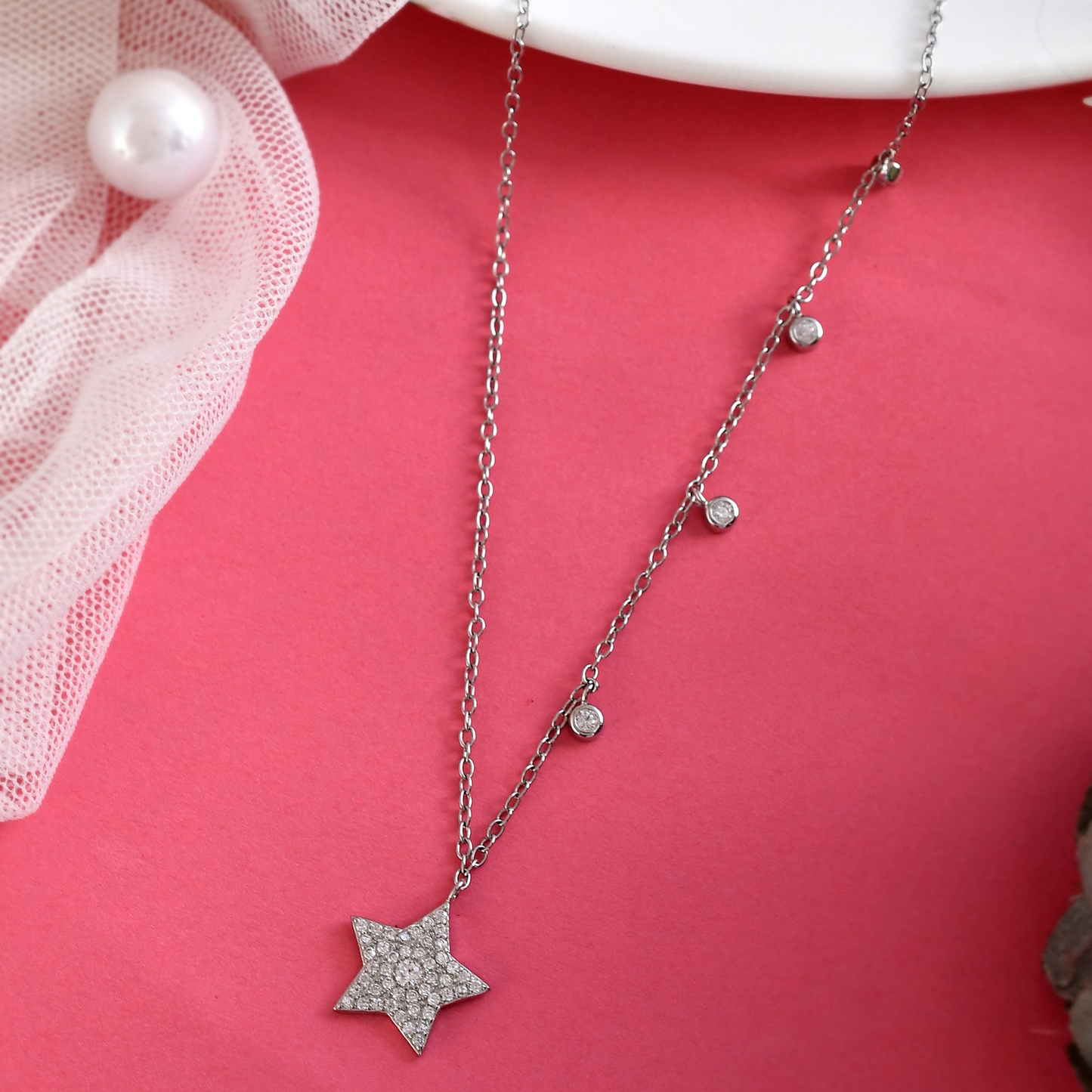 SILVER DIAMOND STAR NECKLACE