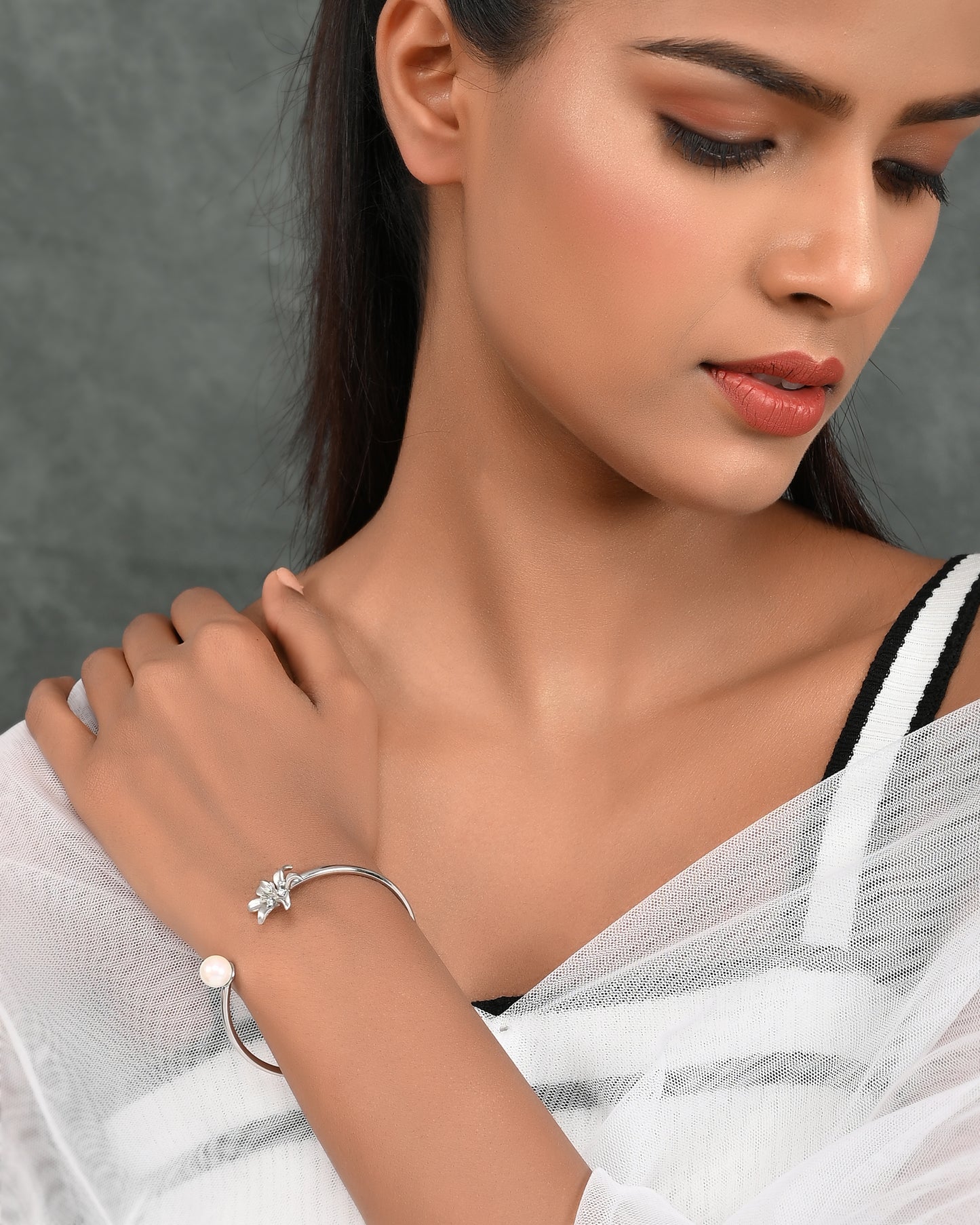 SILVER FLORA PEARL BRACELET