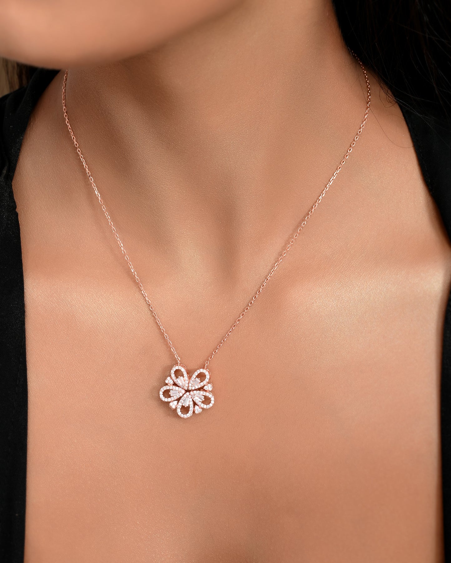 SILVER PENTA FLORAL ROSEGOLD NECKLACE