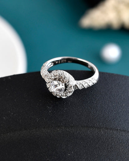 SILVER SOLIATIRE RING