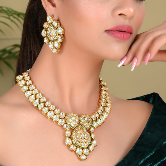 SNOW KUNDAN THELMA SET