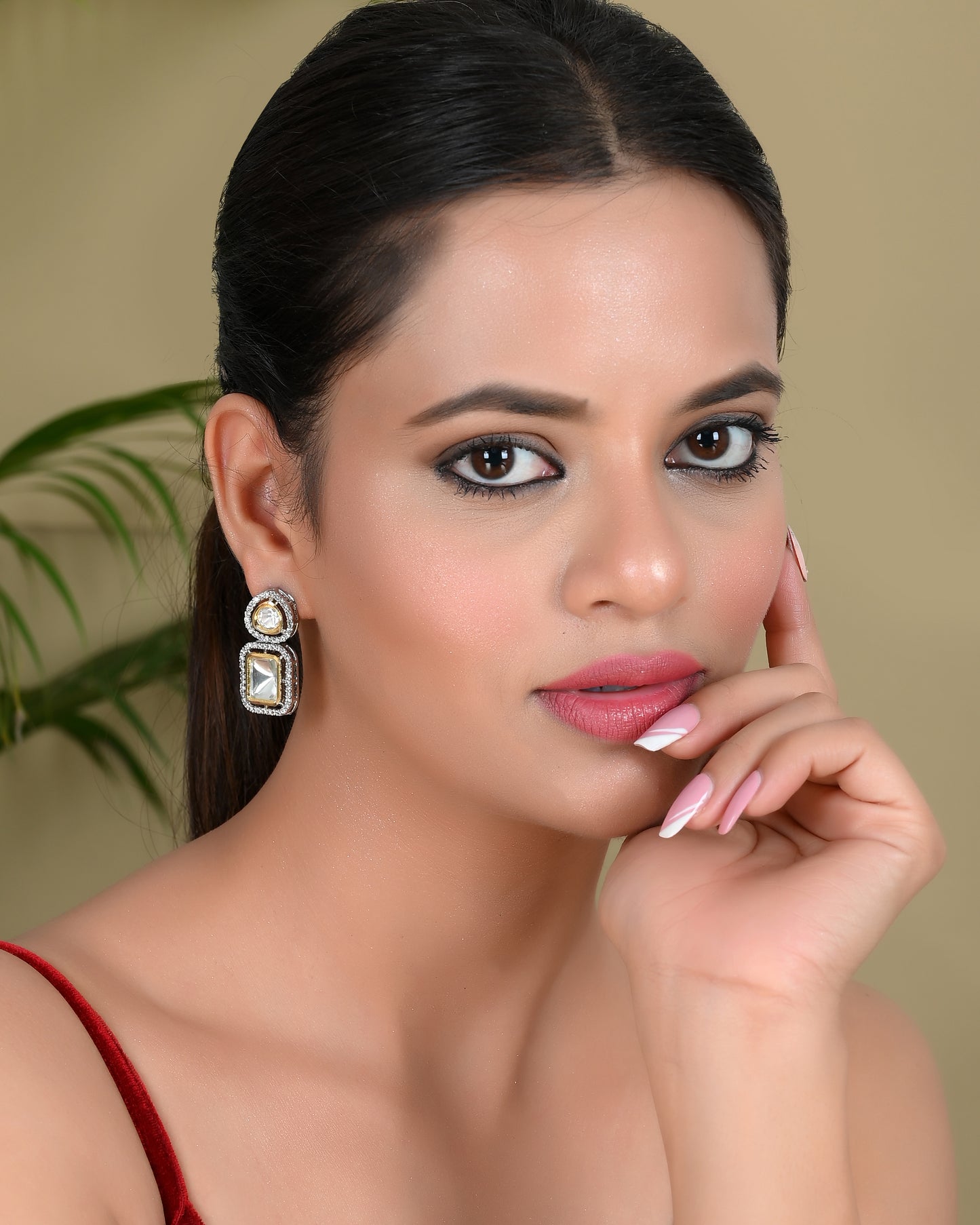 TRINGLE SQUARE VELMA EARRING