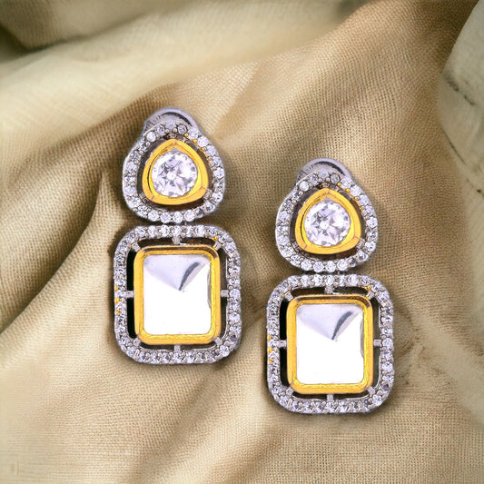 TRINGLE SQUARE VELMA EARRING