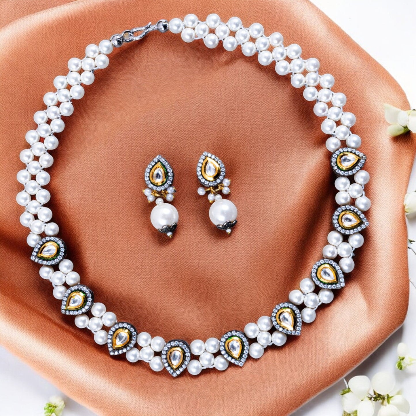WHITE KUNDAN VICKY NECKLACE