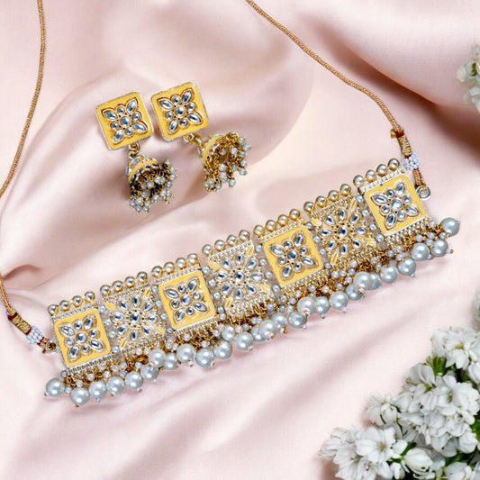 CREAM ARUNIMA CHOKER